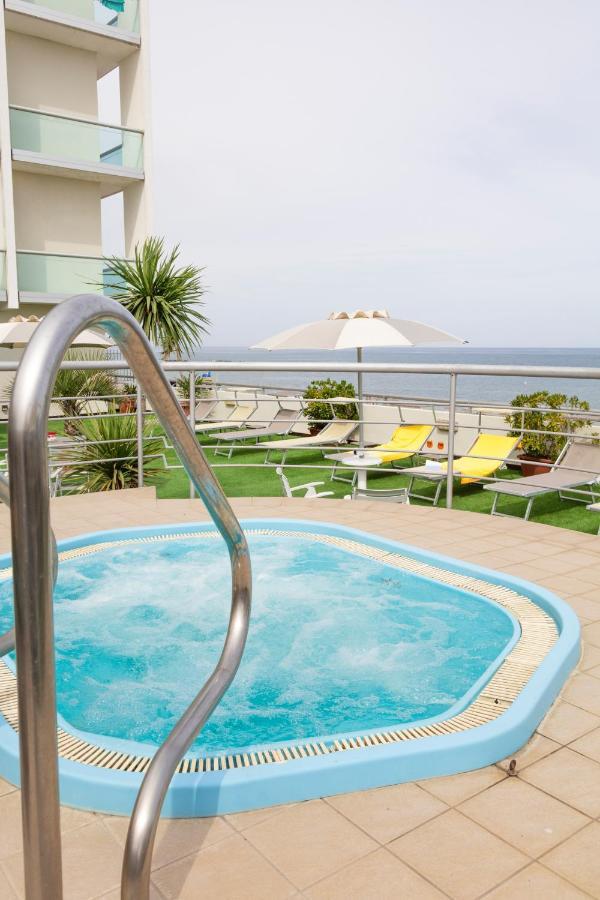 Hotel Igea Spiaggia Bellaria-Igea Marina Exterior photo